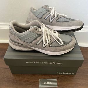 New Balance 990 Shoes
